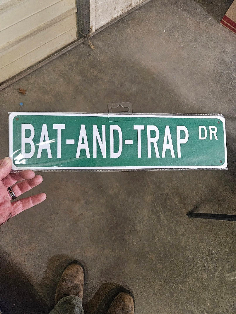 15¾" x 4" Green & White Metal Street Sign – “BAT-AND-TRAP DR”