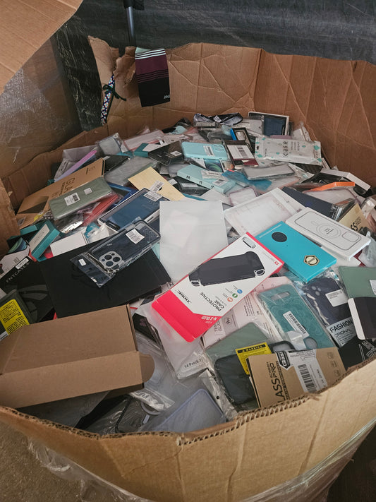 📦 Gaylord Box – Mixed Tech Accessories Treasure Trove!